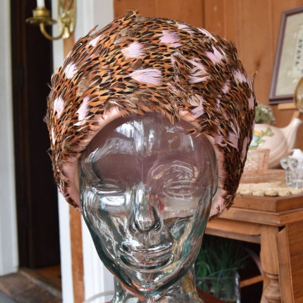 Vintage 1950s Mr. John Classic Pink Wool Feather Cloche Hat 21.5 Small